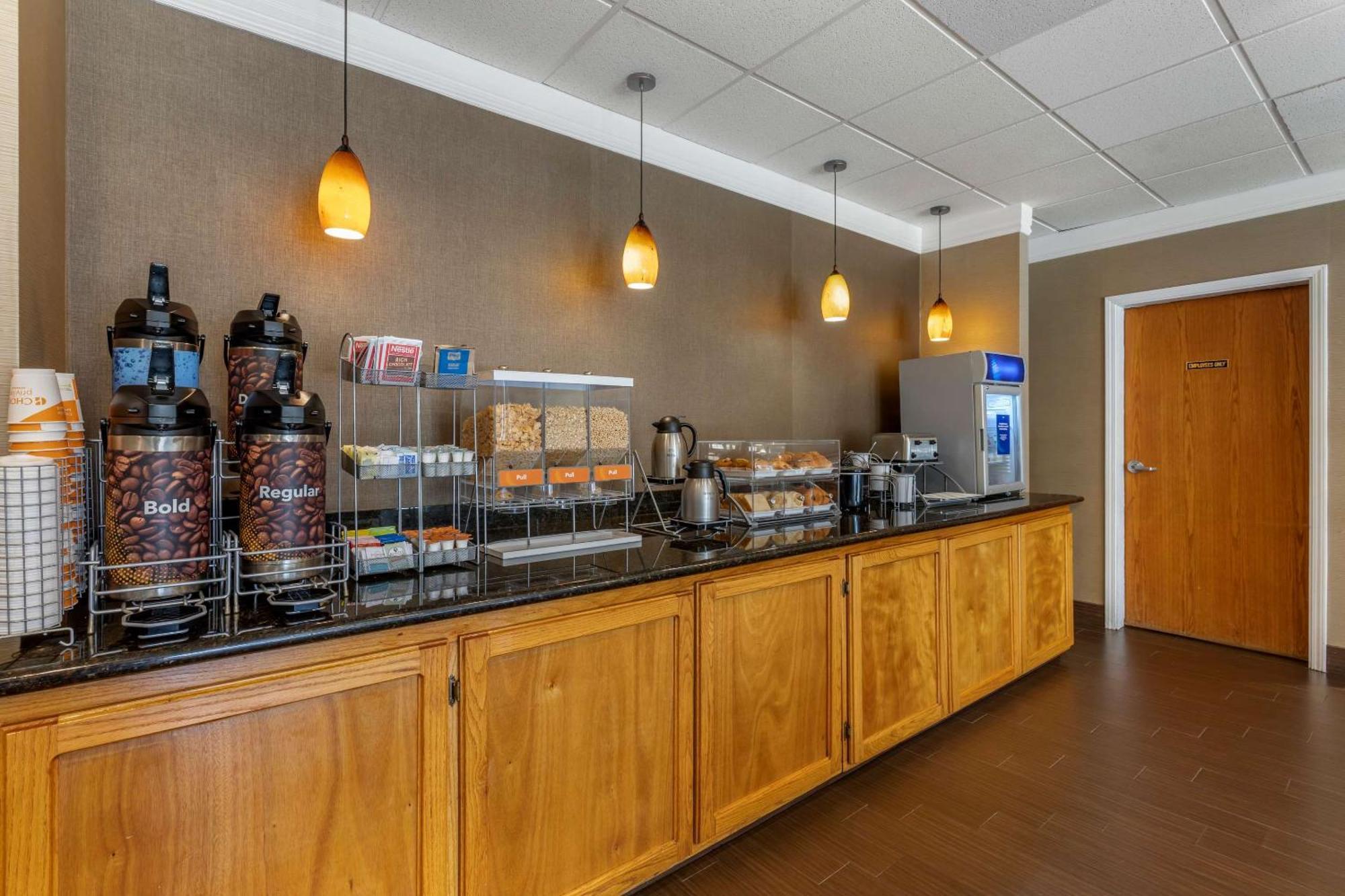 Comfort Suites Visalia - Convention Center Bagian luar foto