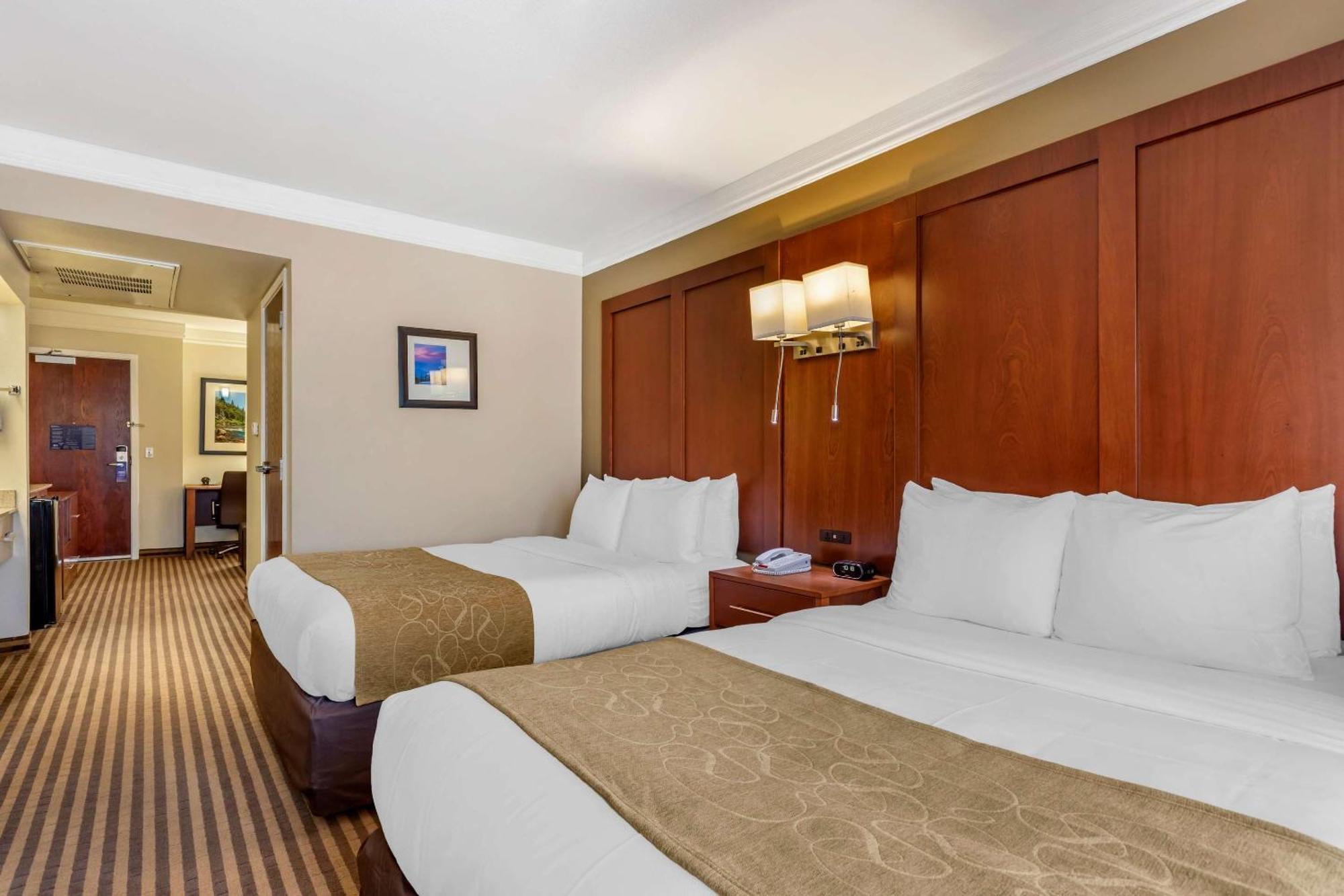 Comfort Suites Visalia - Convention Center Bagian luar foto
