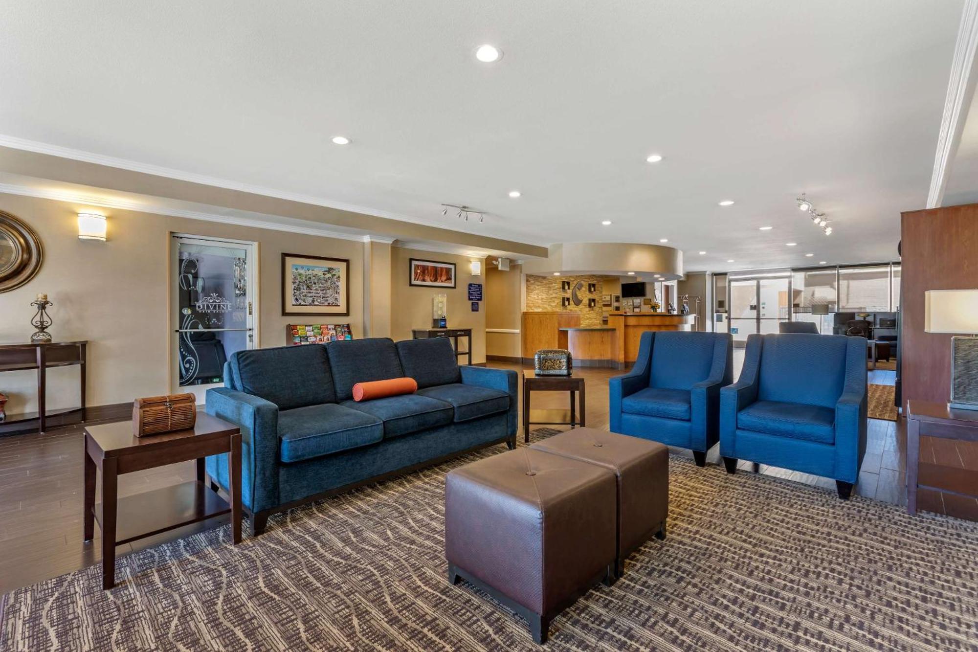 Comfort Suites Visalia - Convention Center Bagian luar foto