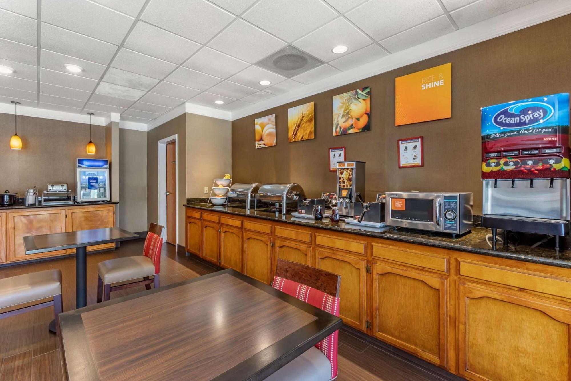 Comfort Suites Visalia - Convention Center Bagian luar foto